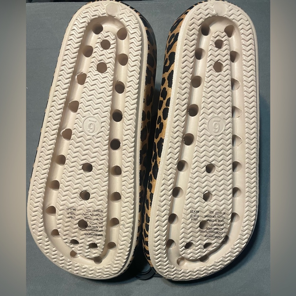 No Boundaries Cheetah Print Slides Sandals NWT Size 6 EVA Comfort Footbed - Picture 5 of 7